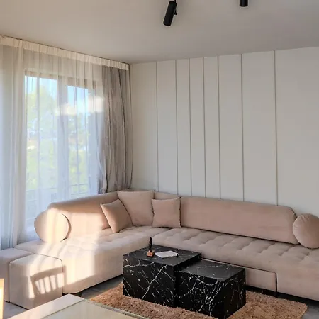 Dion 3* لوزينيتس