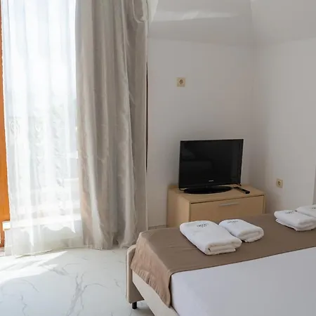 Dion Aparthotel
